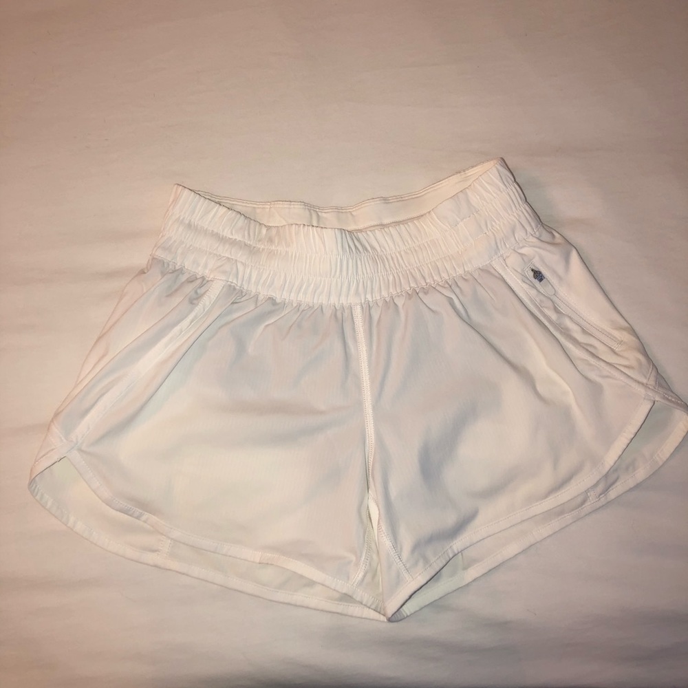Lululemon tracker short size 6